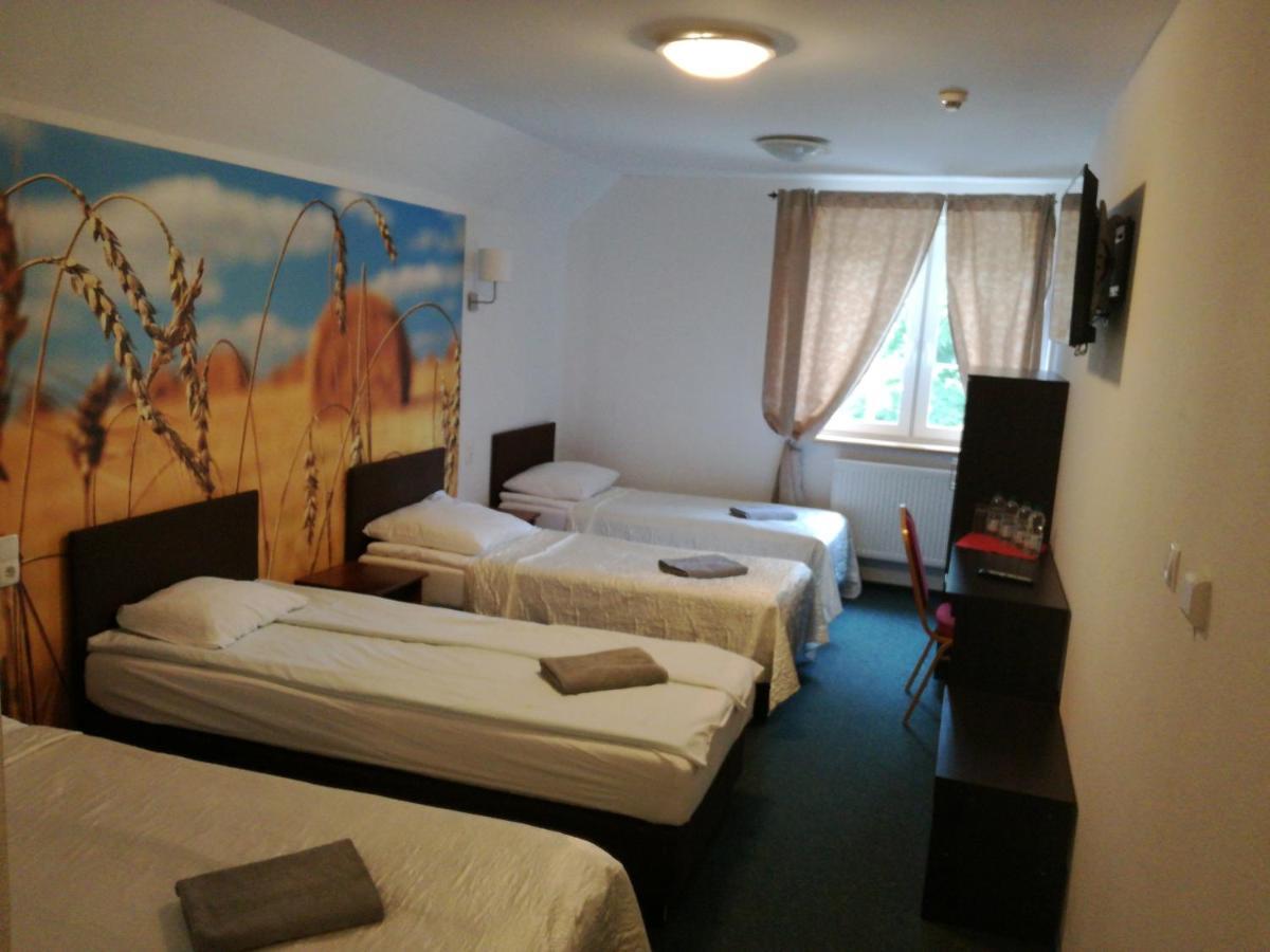Hotel Pawlakowa Zagroda Grabiny-Zameczek Exteriér fotografie